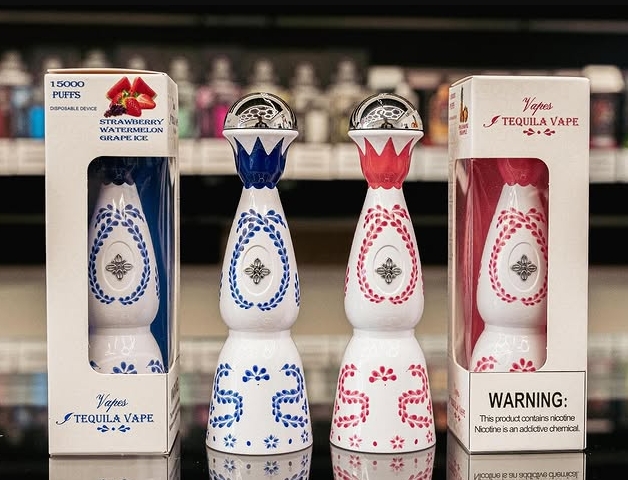 Humo Azul 15000 puffs – Mansikka, vesimeloni ja rypäle yhdistyvät ainutlaatuisessa kertakäyttöisessä vape-kokemuksessa